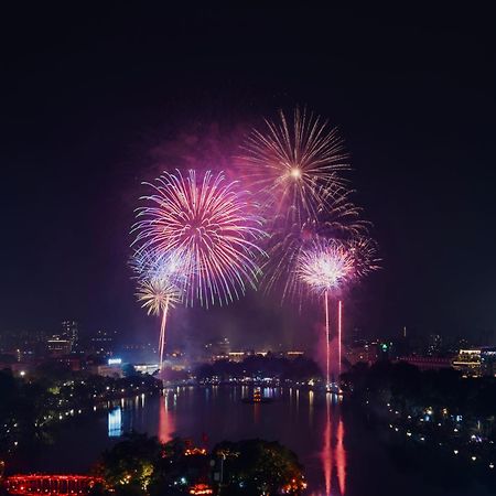 May De Ville Lakeside Hotel Hanoi Zewnętrze zdjęcie Fireworks at the 2013 National Day Parade