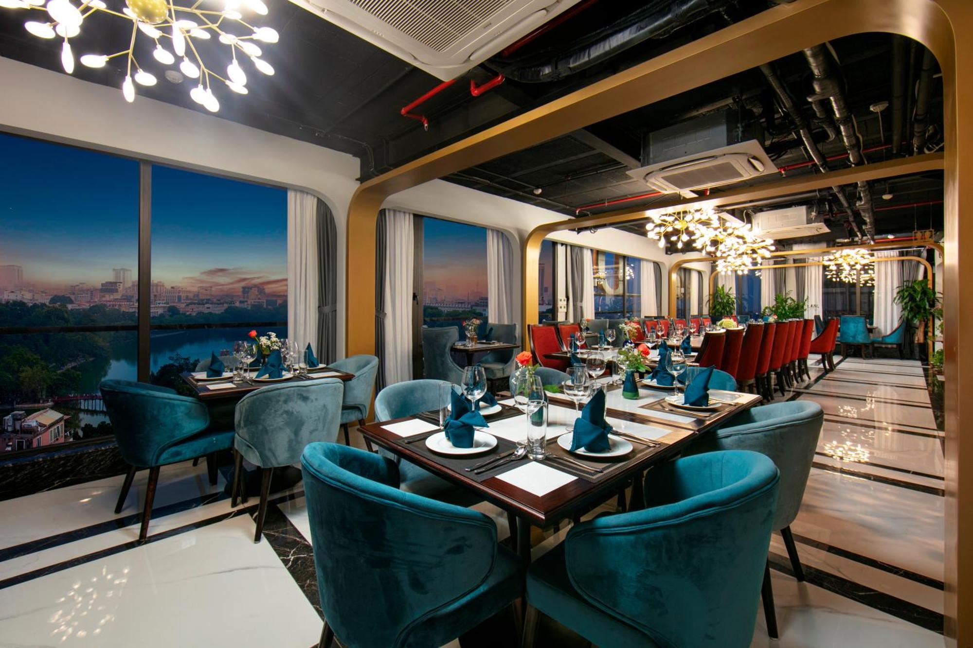 May De Ville Lakeside Hotel Hanoi Zewnętrze zdjęcie The 360° Restaurant